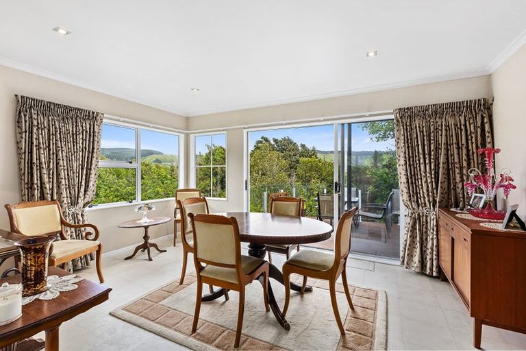 Photo of property in 28 Bartlett Grove, Tawa, Wellington, 5028