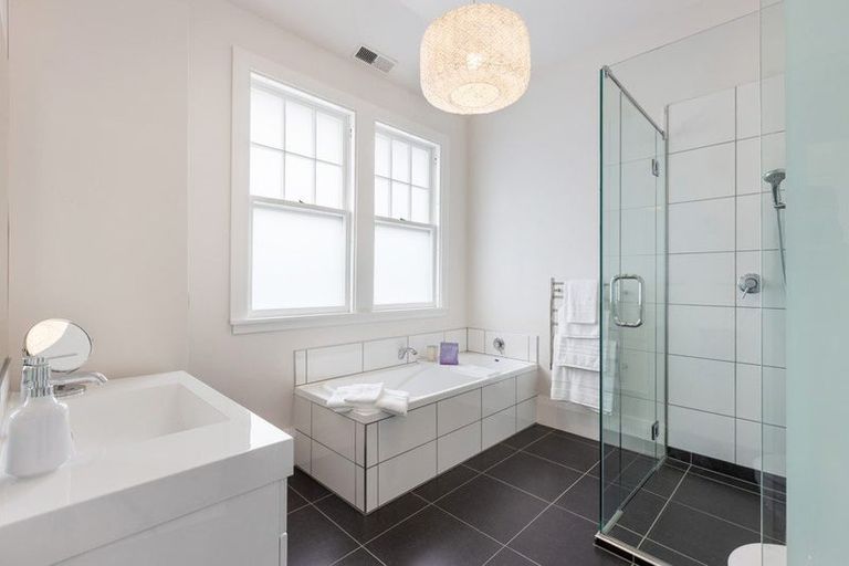 Photo of property in 17 Austin Street, Mount Victoria, Wellington, 6011