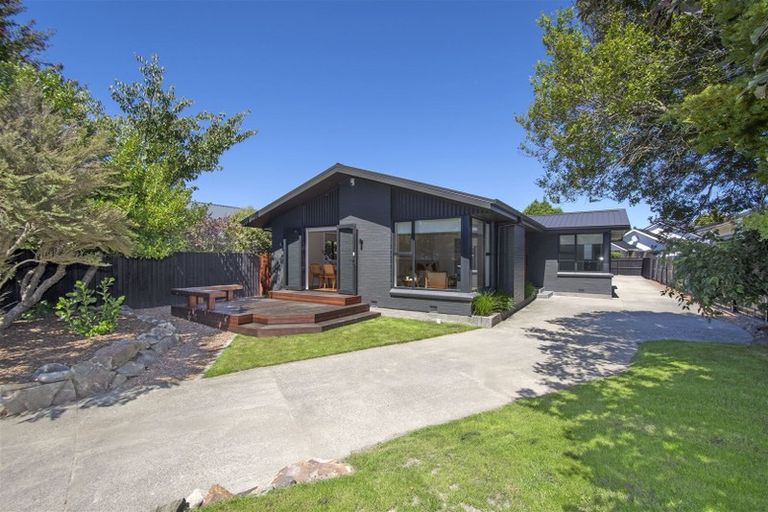 Photo of property in 17 Rossiter Avenue, Redwood, Christchurch, 8051