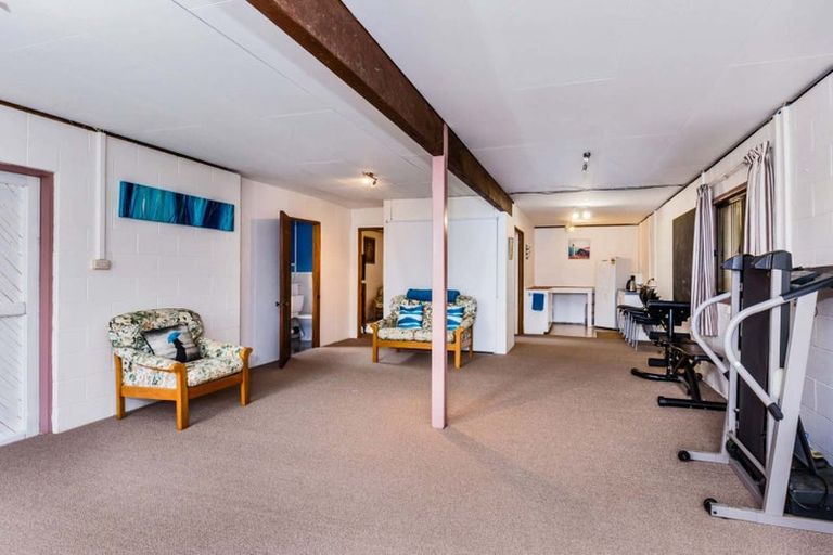 Photo of property in 12 Lilburn Crescent, Massey, Auckland, 0614