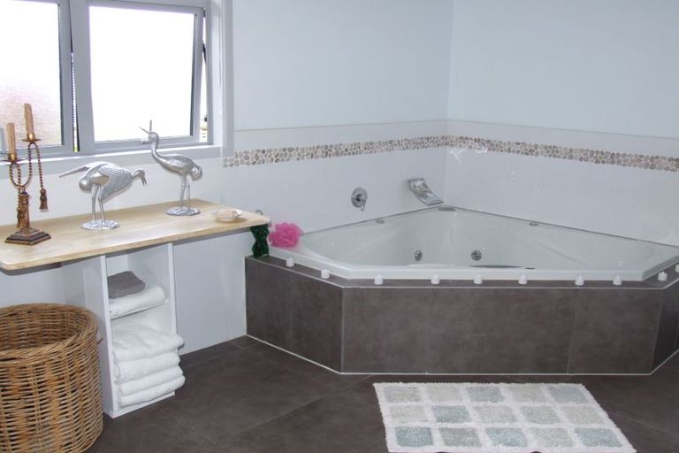 Photo of property in 84 Hindmarsh Drive, Rangatira Park, Taupo, 3330