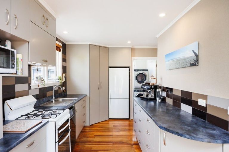 Photo of property in 19 Seddon Street, Takaro, Palmerston North, 4412