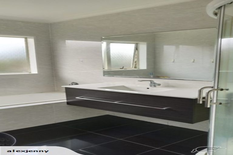 Photo of property in 59 Redcastle Drive, East Tamaki, Auckland, 2013