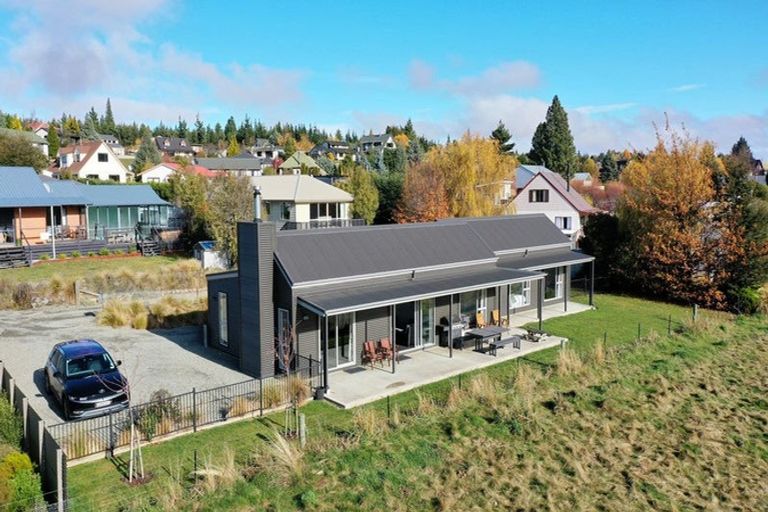 Photo of property in 4 Dwyer Place, Lake Tekapo, 7999