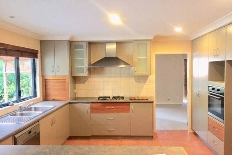 Photo of property in 7 Brooke Ridge Rise, East Tamaki Heights, Auckland, 2016