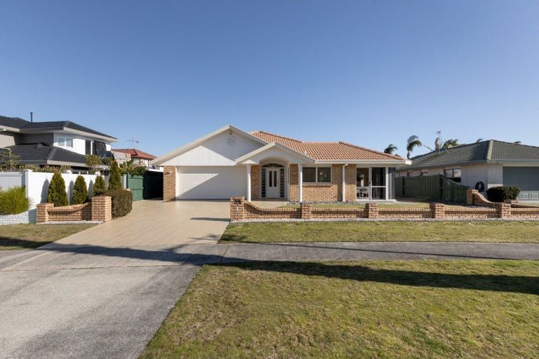 Photo of property in 4 Monterey Key, Papamoa Beach, Papamoa, 3118