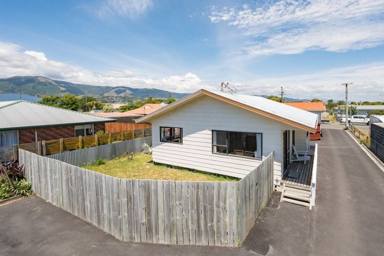 Photo of property in 2/116 Parkers Road, Tahunanui, Nelson, 7011