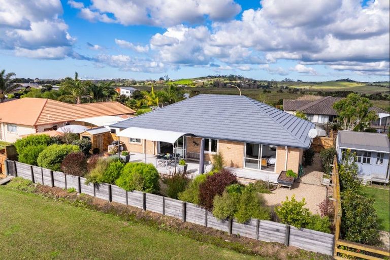 Photo of property in 72 Kedge Drive, Mangawhai, 0505