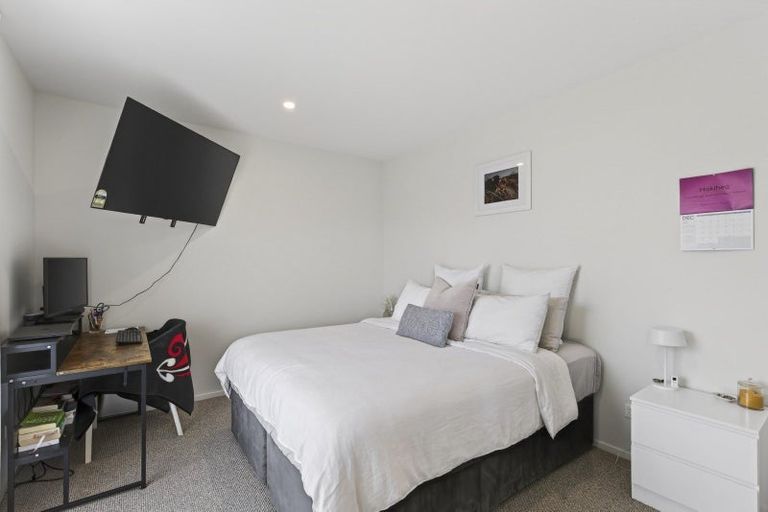 Photo of property in 8 Kowhai Street, Strandon, New Plymouth, 4312