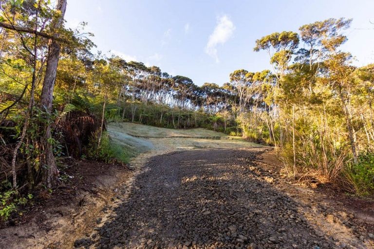 Photo of property in 12 Chenery Road, Red Beach, 0932