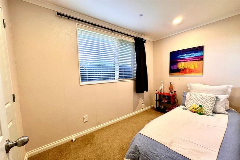 Photo of property in 6 Richard Halse Drive, Manurewa, Auckland, 2105