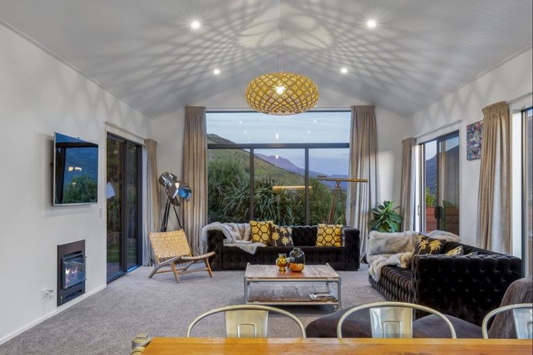 Photo of property in 44 Judge And Jury Drive, Lake Hayes, Queenstown, 9304