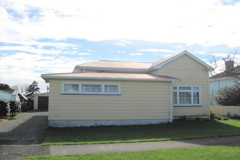 Photo of property in 33 Kent Street, Levin, 5510