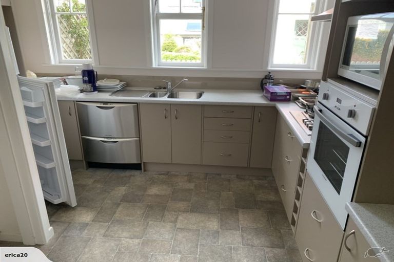 Photo of property in 14 Selwyn Terrace, Thorndon, Wellington, 6011