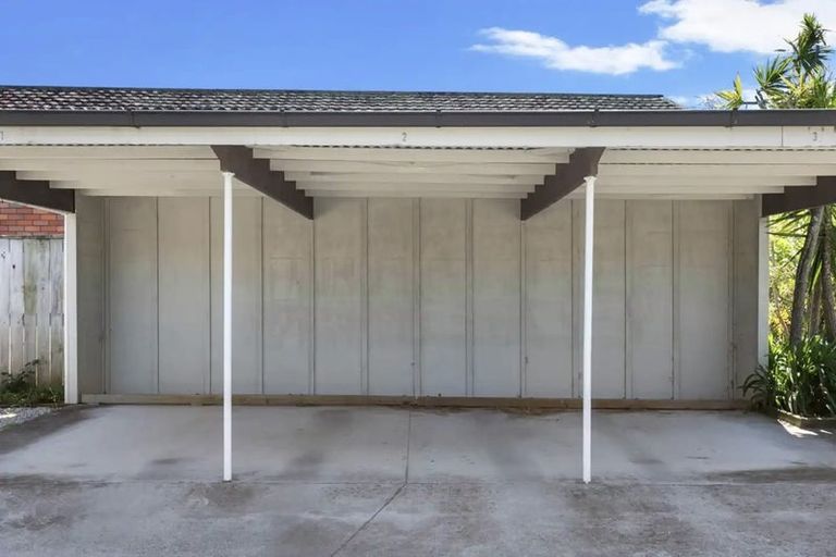 Photo of property in 2/8 Paul Place, Pakuranga, Auckland, 2010