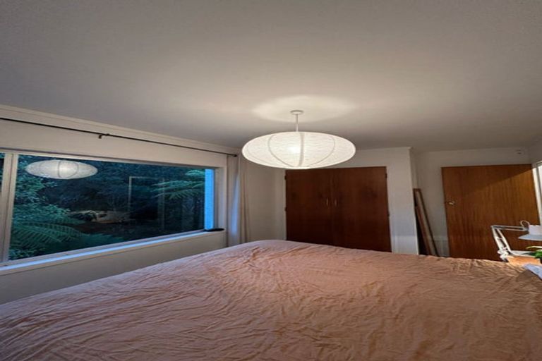 Photo of property in 37 West Lynn Road, Titirangi, Auckland, 0604