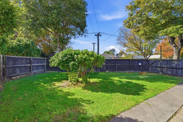 Photo of property in 23 Guildford Street, Burnside, Christchurch, 8053