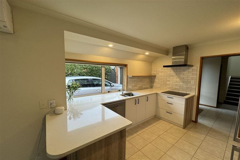 Photo of property in 2/3a Chilcombe Street, Ilam, Christchurch, 8041