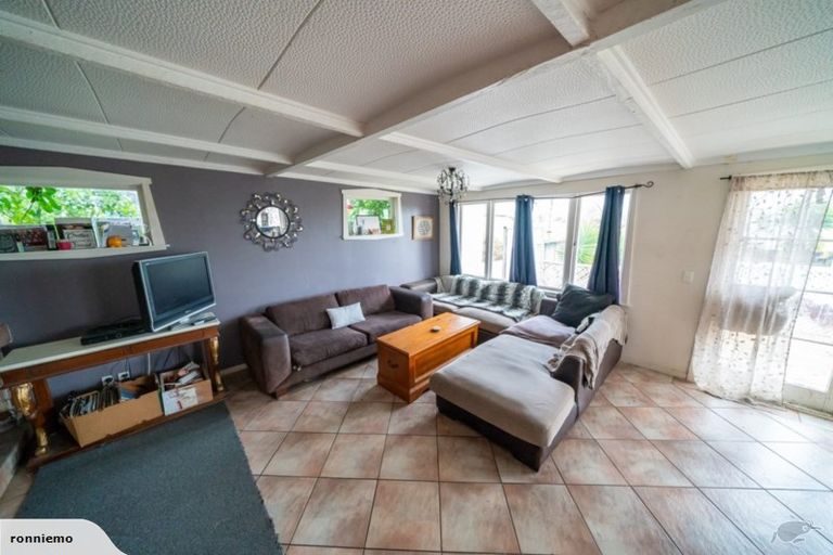 Photo of property in 21 Seabrook Avenue, New Lynn, Auckland, 0600