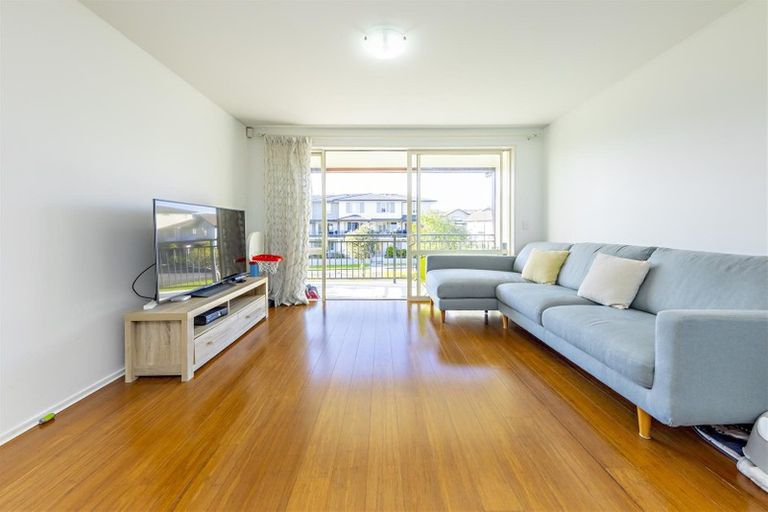 Photo of property in 5/30 Opito Way, East Tamaki, Auckland, 2013