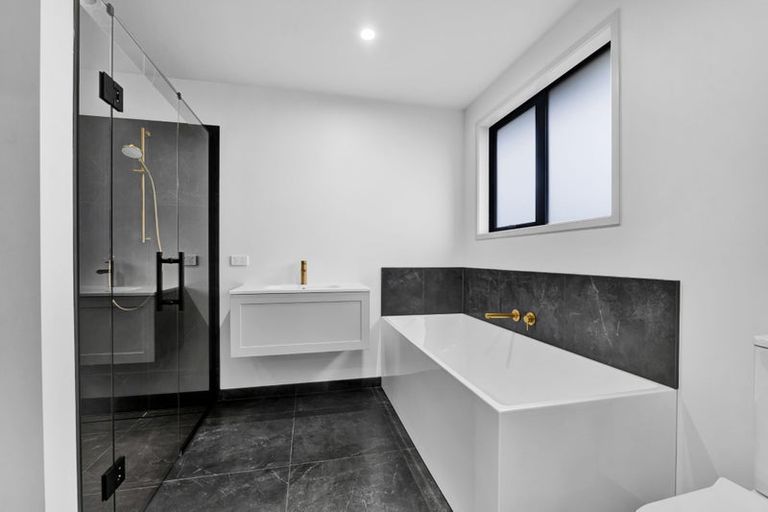 Photo of property in 74 Turuturu Road, Hawera, 4674