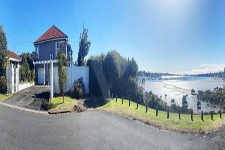 Photo of property in 30 Tamaki Bay Drive, Pakuranga, Auckland, 2010