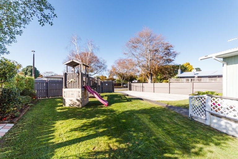 Photo of property in 107 Ruamahanga Crescent, Terrace End, Palmerston North, 4410