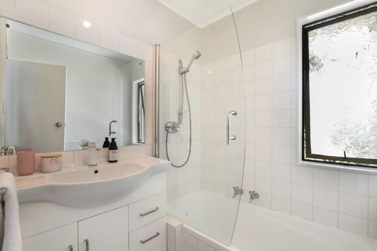 Photo of property in 10 Prestwick Place, Wattle Downs, Auckland, 2103