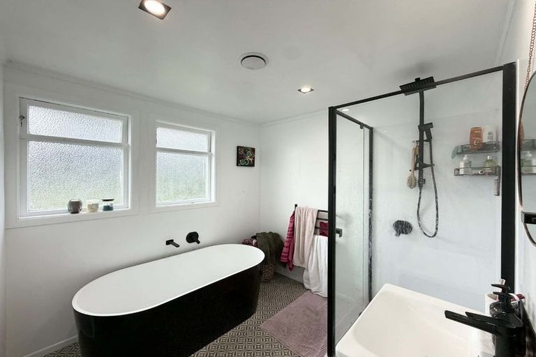 Photo of property in 5 Konini Street, Inglewood, 4330