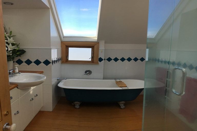 Photo of property in 3 Newman Terrace, Thorndon, Wellington, 6011