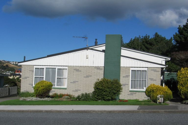 Photo of property in 55 Churton Drive, Churton Park, Wellington, 6037