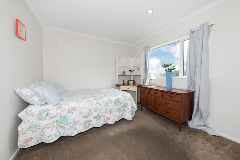 Photo of property in 102a San Marino Drive West, Henderson, Auckland, 0612