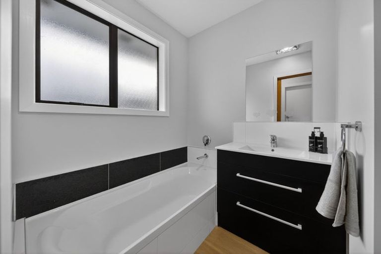 Photo of property in 6 Blossomdale Place, Bishopdale, Christchurch, 8053