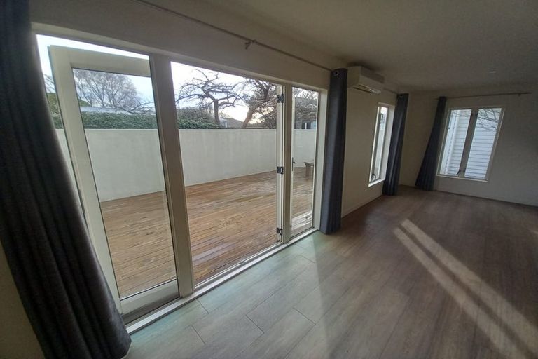 Photo of property in 2/240 Kilmore Street, Christchurch Central, Christchurch, 8011