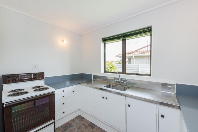 Photo of property in 5 Herbert Avenue, Cloverlea, Palmerston North, 4412