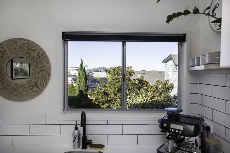 Photo of property in 1/72l Kitchener Road, Milford, Auckland, 0620