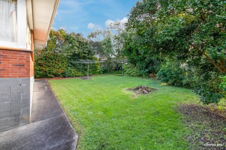 Photo of property in 2/30 Portadown Avenue, Pakuranga Heights, Auckland, 2010