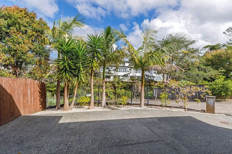 Photo of property in 27 The Avenue, Albany, Auckland, 0632