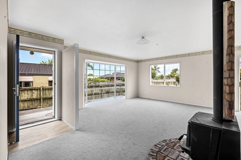Photo of property in 122 Florence Avenue, Orewa, 0931
