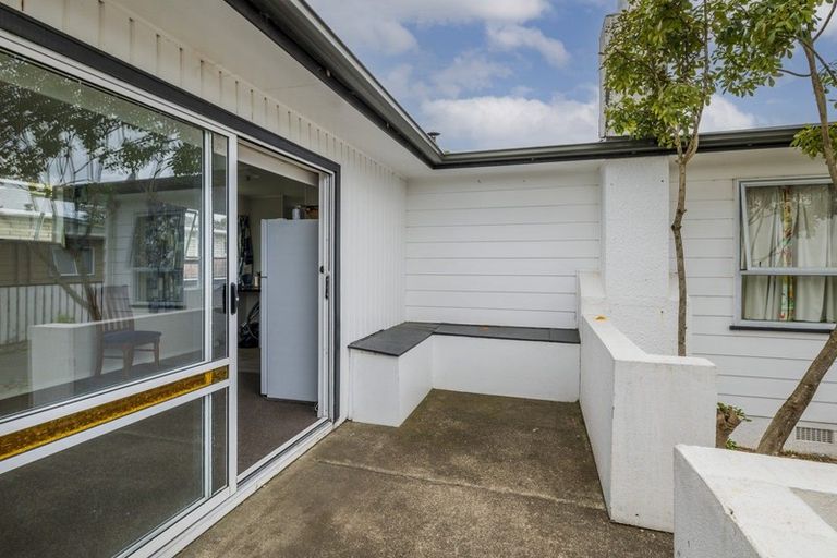 Photo of property in 19 Stirling Street, Levin, 5510