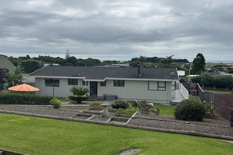 Photo of property in 49 Glamis Avenue, Bell Block, New Plymouth, 4312