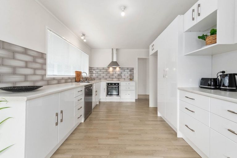 Photo of property in 49 Neri Crescent, Pomare, Rotorua, 3015