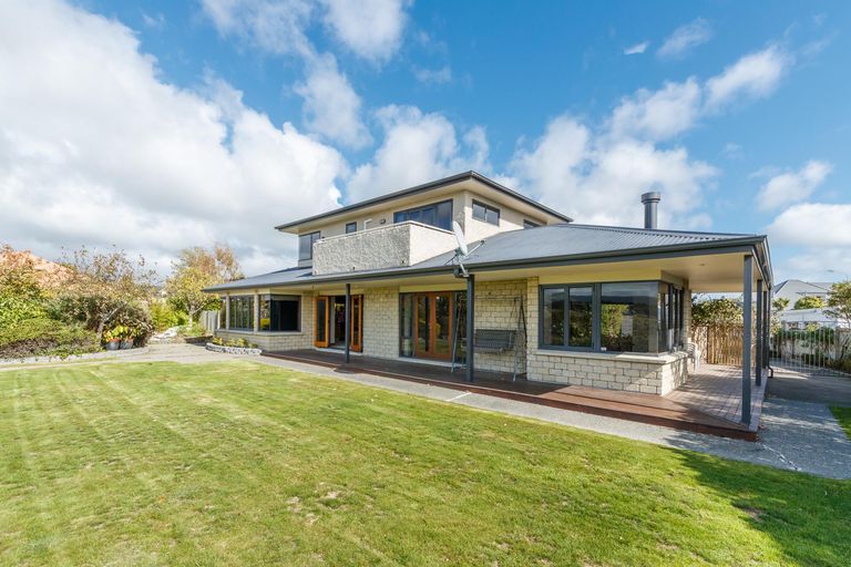 Photo of property in 40 Kilkenny Place, Fitzherbert, Palmerston North, 4410