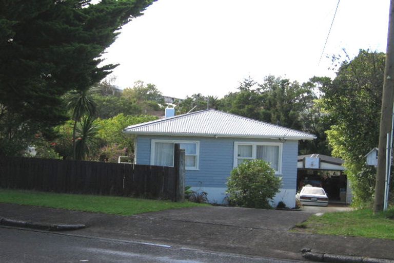 Photo of property in 37 Longburn Road, Henderson, Auckland, 0610