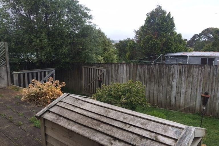 Photo of property in 1a Thomas Rea Place, Te Atatu South, Auckland, 0610
