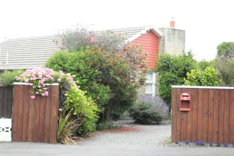 Photo of property in 6 Malta Crescent, South New Brighton, Christchurch, 8062