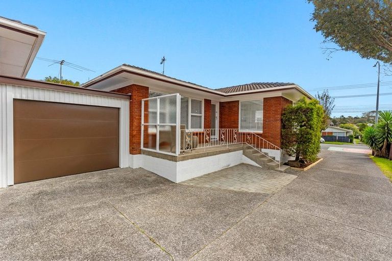 Photo of property in 1/18 Shakespeare Road, Milford, Auckland, 0620