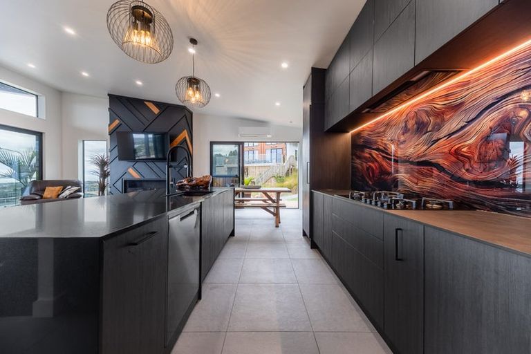 Photo of property in 8 Whio Place, Waikanae, 5036