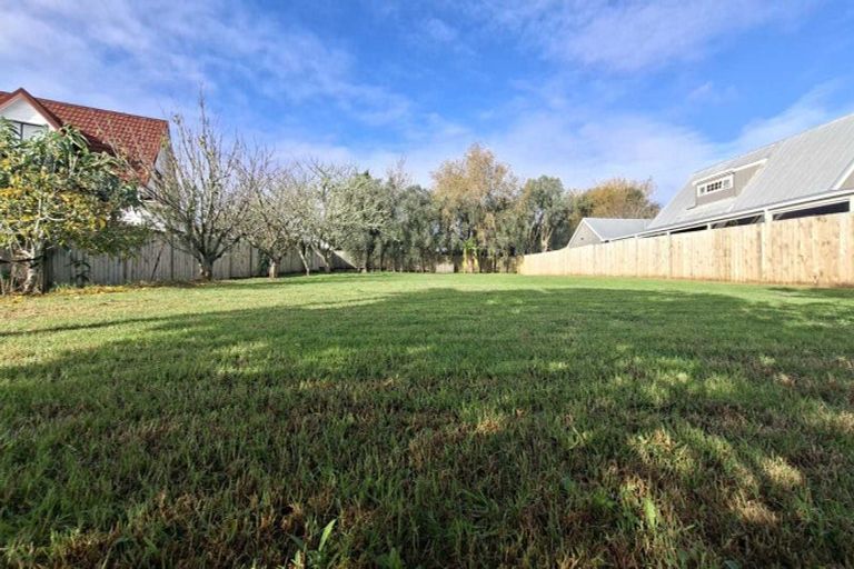 Photo of property in 3 Cambridge Road, Riverhead, 0820