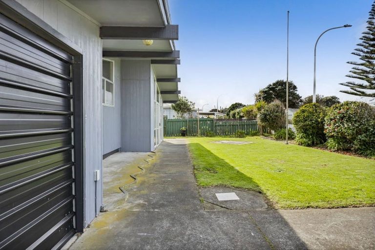 Photo of property in 22 Hickey Place, Opunake, 4616